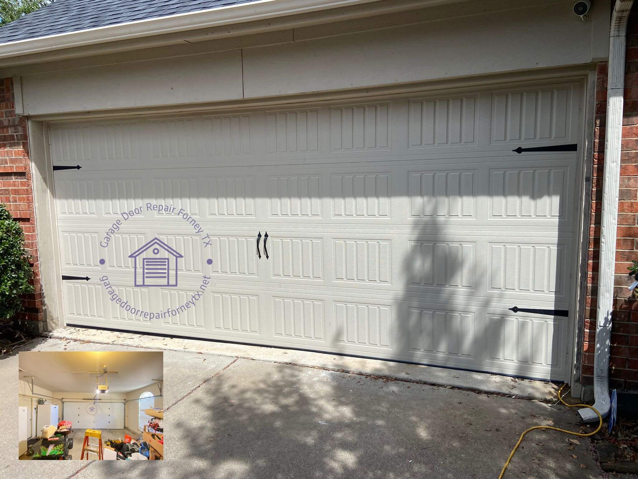 garagedoorrepairforneytx.net_carriage_style_garage_door_install